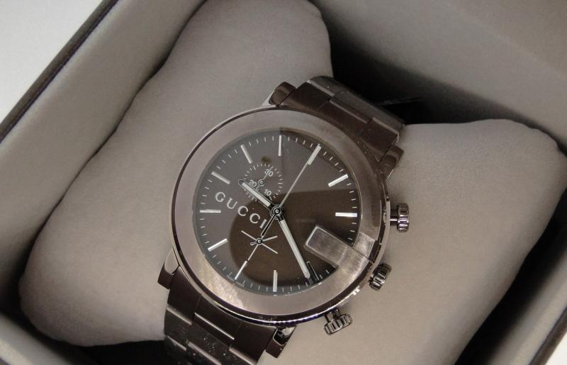 Học cách kiểm tra các chi tiết nhỏ để phân biệt đồng hồ Gucci nữ chính hãng và hàng giả.